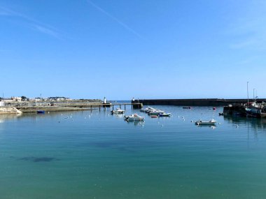 Quiberon, Ağustos 2025: Britanya 'nın Morbihan Körfezi' nde Quiberon yarımadasında yürüyüş
