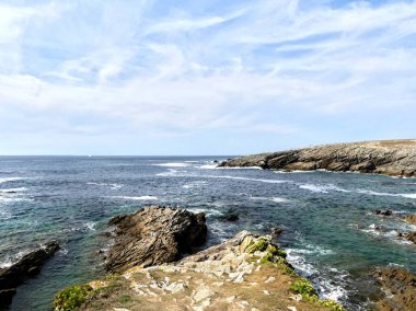 Quiberon, Ağustos 2025: Britanya 'nın Morbihan Körfezi' nde Quiberon yarımadasında yürüyüş