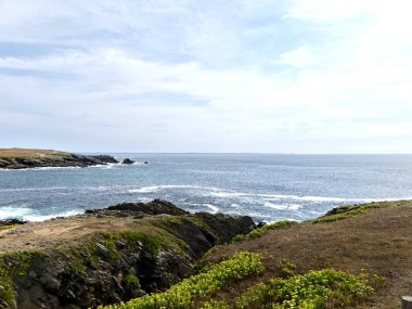 Quiberon, Ağustos 2025: Britanya 'nın Morbihan Körfezi' nde Quiberon yarımadasında yürüyüş