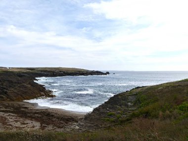 Quiberon, Ağustos 2025: Britanya 'nın Morbihan Körfezi' nde Quiberon yarımadasında yürüyüş