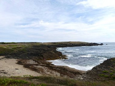 Quiberon, Ağustos 2025: Britanya 'nın Morbihan Körfezi' nde Quiberon yarımadasında yürüyüş