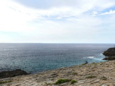 Quiberon, Ağustos 2025: Britanya 'nın Morbihan Körfezi' nde Quiberon yarımadasında yürüyüş