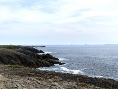 Quiberon, Ağustos 2025: Britanya 'nın Morbihan Körfezi' nde Quiberon yarımadasında yürüyüş