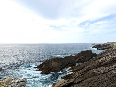 Quiberon, Ağustos 2025: Britanya 'nın Morbihan Körfezi' nde Quiberon yarımadasında yürüyüş