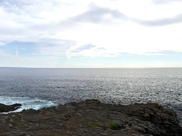 Quiberon, Ağustos 2025: Britanya 'nın Morbihan Körfezi' nde Quiberon yarımadasında yürüyüş
