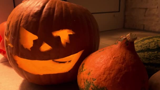 Abóbora Halloween Com Luz Vela — Vídeo de Stock