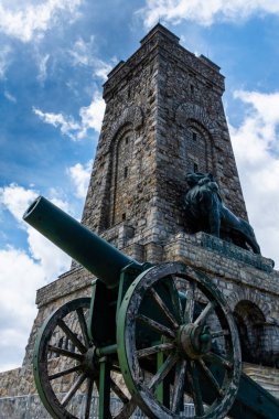 1877-1878 yılları arasında Bulgaristan 'da Shipka Geçidi' nde gerçekleşen savaşı anan Özgürlük Anıtı