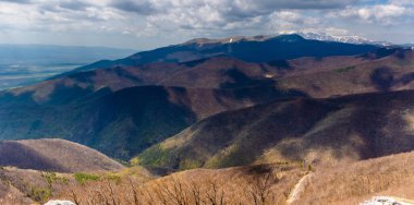 Stara planina 'dan dağ manzarası, Bulgaristan' daki Bolkanlar