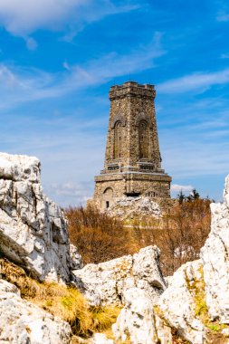 1877-1878 yılları arasında Bulgaristan 'da Shipka Geçidi' nde gerçekleşen savaşı anan Özgürlük Anıtı