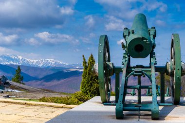 1877-1878 yılları arasında Bulgaristan 'da Shipka Geçidi' nde gerçekleşen savaşı anan Özgürlük Anıtı