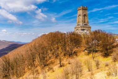 1877-1878 yılları arasında Bulgaristan 'da Shipka Geçidi' nde gerçekleşen savaşı anan Özgürlük Anıtı