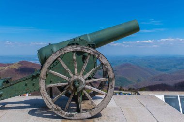 1877-1878 yılları arasında Bulgaristan 'da Shipka Geçidi' nde gerçekleşen savaşı anan Özgürlük Anıtı