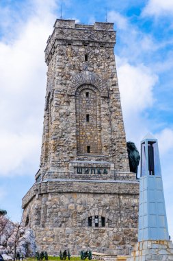 1877-1878 yılları arasında Bulgaristan 'da Shipka Geçidi' nde gerçekleşen savaşı anan Özgürlük Anıtı