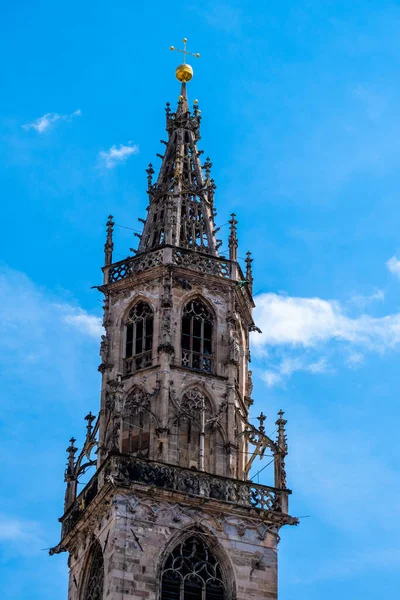 Katedrála Kostel Náboženství Staré Věže Gotické Zdi — Stock fotografie