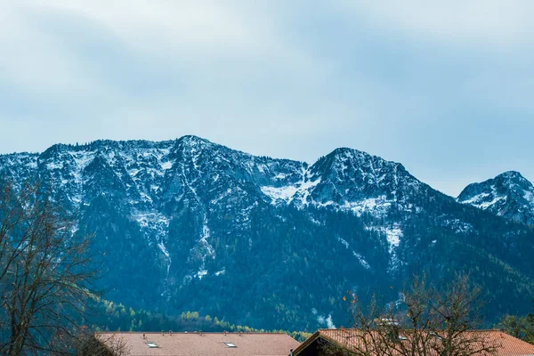Austrian Alps Green Meadows Alpine Cottages Mountains — Stock Photo, Image