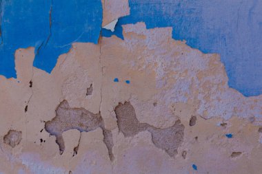 Bulgaristan 'ın tarihi Koprivshtitsa kentinde tarihi evleri olan kaldırım taşı sokaklar