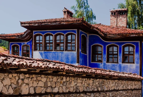 Cobblestone Ulice Starými Domy Historickém Městě Koprivshtitsa Bulharsko — Stock fotografie