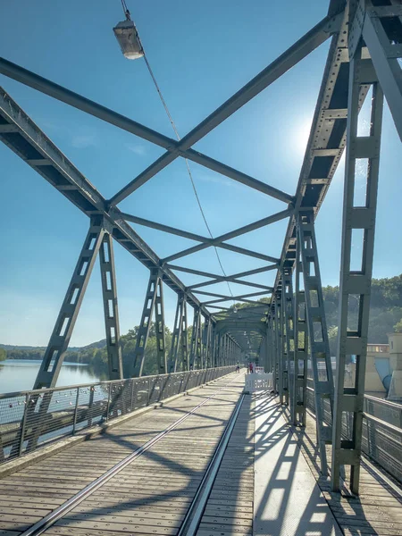 Строительство Городского Моста Бетонным Полом Металлическими Решетками — стоковое фото
