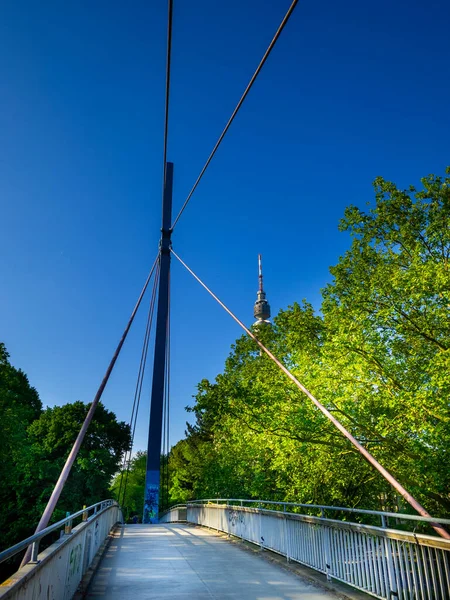 Städtische Brückenkonstruktion Mit Betonboden Metallstangen — Stockfoto