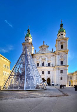 Avusturya, Salzburg eski kenti- sokaklar, dükkanlar ve binalar