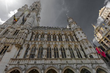 Brüksel Belediye Binası ile Büyük Yer (Grote Markt)