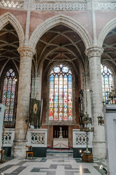 圣巴沃主教座堂 Sint Baafskathedraal 和圣巴夫斯普林 — 图库照片