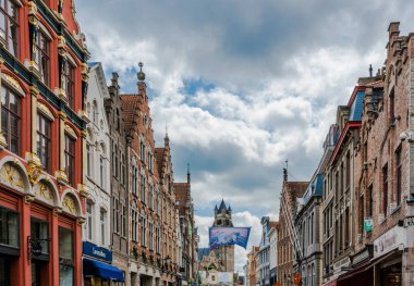 Bruges, Belçika 'da tarihi evleri ve ünlü kanalı olan bir su kasabası.