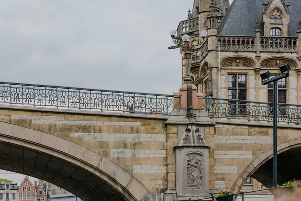 比利时 根特市 黄昏时莱河的历史建筑 — 图库照片