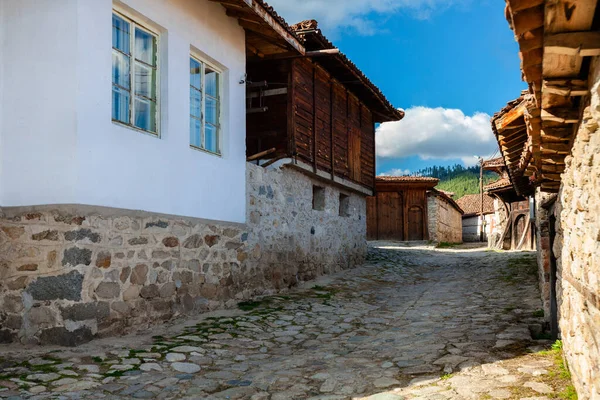 Cobblestone Gator Med Vintage Hus Den Historiska Staden Koprivshtitsa Bulgarien — Stockfoto