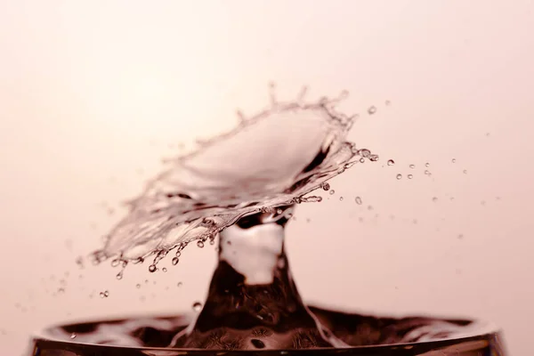 Gota Agua Con Ondulaciones Superficie Del Agua — Foto de Stock