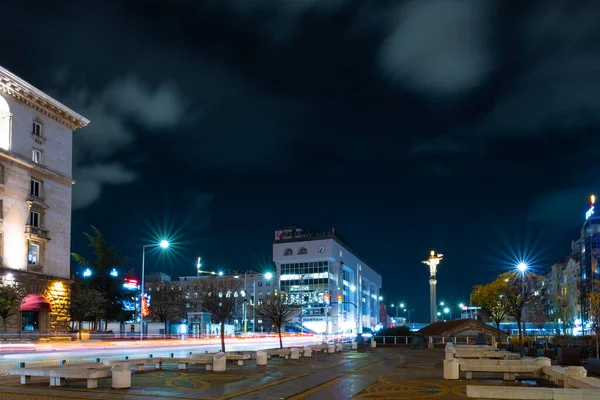 ソフィア市内中心部の建築 有名な建物 ブルガリアの夜のライト — ストック写真