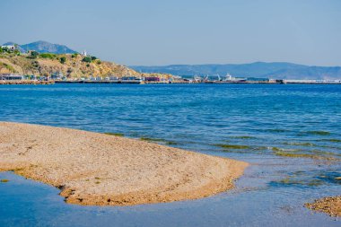 Yunanistan 'ın Attica kentindeki Rafina limanındaki plaj