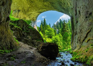 Bulgaristan 'daki Harika Köprüler, Rodop Dağları, doğal olaylar