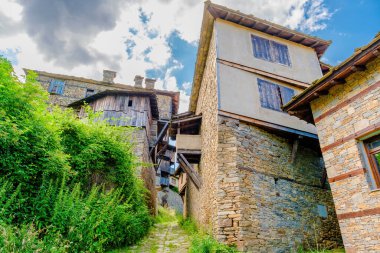 Kovaçevitsa dağ köyü, Eski geleneksel Bulgar evi, antik mimari