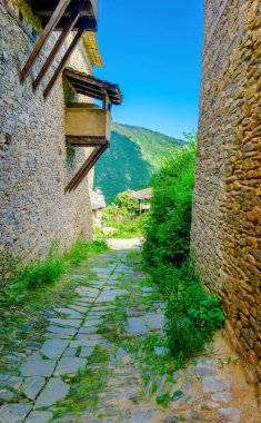 Kovaçevitsa dağ köyü, Eski geleneksel Bulgar evi, antik mimari
