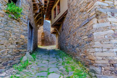 Kovaçevitsa dağ köyü, Eski geleneksel Bulgar evi, antik mimari