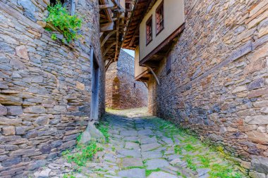 Kovaçevitsa dağ köyü, Eski geleneksel Bulgar evi, antik mimari