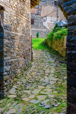 Kovaçevitsa dağ köyü, Eski geleneksel Bulgar evi, antik mimari