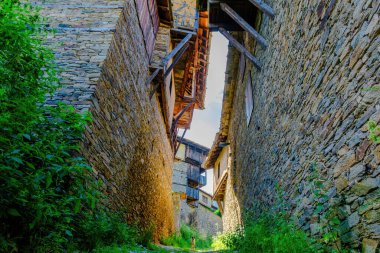 Kovaçevitsa dağ köyü, Eski geleneksel Bulgar evi, antik mimari