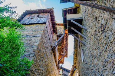 Kovaçevitsa dağ köyü, Eski geleneksel Bulgar evi, antik mimari