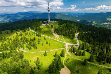 Pamporovo 'daki Snejanka TV kulesi, Rodop dağları, Bulgaristan