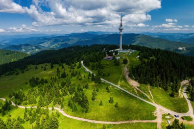 Pamporovo 'daki Snejanka TV kulesi, Rodop dağları, Bulgaristan
