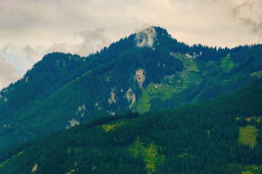 Dağların tepeleri, bulutlar, sisli, doğa, manzara