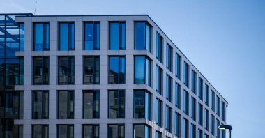 Mimarlık, bina ofisleri, modern şehir, pencereler