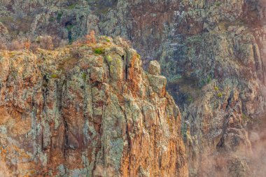 Dağlarda doğal kaya oluşumları