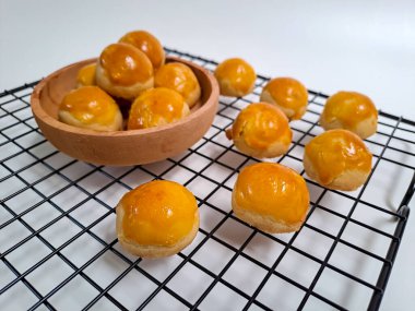 Ananas reçelli Endonezya tart kurabiyesi ya da Nastar olarak bilinir fırından yeni çıkmış Lebaran Idul Fitri 'yi ya da Kurban Bayramı' nı kutlamak için.