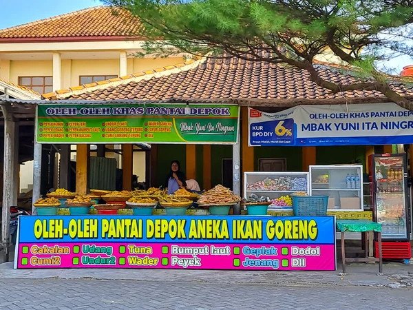 Utsikt Över Matleverantör Depok Beach Yogyakarta Säljer Olika Typer Fisk — Stockfoto