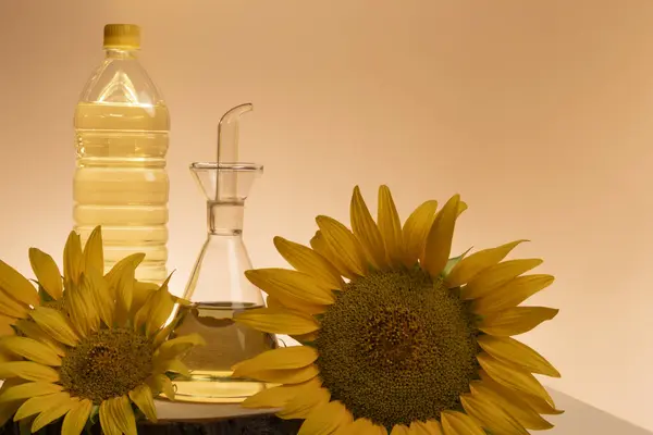 Ayçiçeği yağı şişesiyle hayat devam ediyor