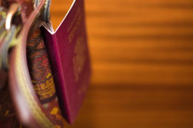 Saplı ve yer imli bir kitap