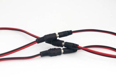 Elektronik hobiciler için DIY elektronik parçaları olarak kullanılan 3 bağlantılı 12v DC konnektörleri. DIY parçaları. 